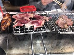 -喜悦小串丹东小黄牛海鲜烧烤大排档(民主广场店)