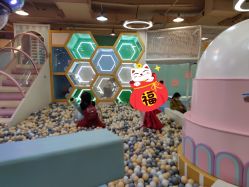 -多多淘儿童体验中心(重庆来福士店)