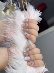 -小黑瓶美甲美睫