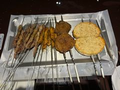 -三个大叔烤羊肉串·歌手驻唱·碳烤鲜肉(西三旗店)