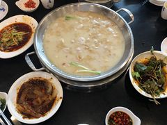 酸汤兔大锅-老来福·非遗酸汤兔(凯旋路店)