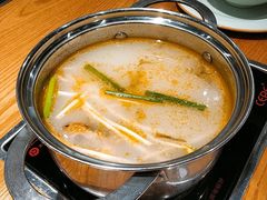 酸萝卜鸭汤锅-德香苑脆皮烤鸭·经典(爱融荟城店)