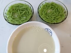 -李与白包子铺(桐梓林店)