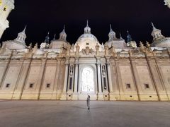 -皮拉尔圣母圣殿主教座堂