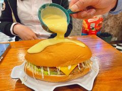 瀑布芝士猪扒包-澳门陈光记烧味饭店(南京德基广场店)
