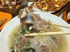 -老东镇啤酒屋海鲜加工·蒸汽海鲜·海鲜烧烤(台东店)