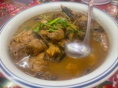 小鸡炖蘑菇-闯关东东北农家菜(崂山石老人店)