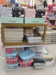 -卡通派潮品玩具折扣仓(青岛新城吾悦广场店)