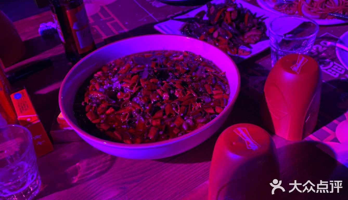 网红呢 哈哈哈哈 对比水街那里