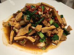 五花肉炒豆腐香干-小隐院子·庭院餐厅(大学城后湖店)
