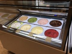 面包甜点陈列柜-哈根达斯(宁波和义店)