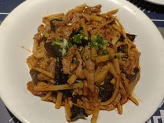 鱼香肉丝-鑫小城故事·砂锅·排骨藕汤(兴业路店)
