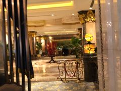 等位区-香榭大堂吧 Champs-Elysées Bar(上海南新雅皇冠假日酒店)