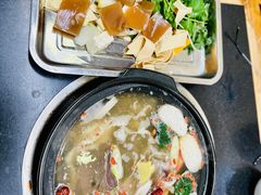 -金鼎雪山牦牛杂火锅(理县总店)