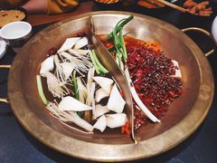 -沸炉重庆老火锅(军事博物馆店)