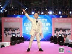-翎秀服装模特