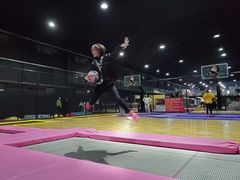 -嘿哟动霸CHUA·新潮玩运动娱乐中心·蹦床滑冰团建乐园
