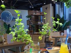 -臻鲜燕海鲜融合餐厅(金陵style店)