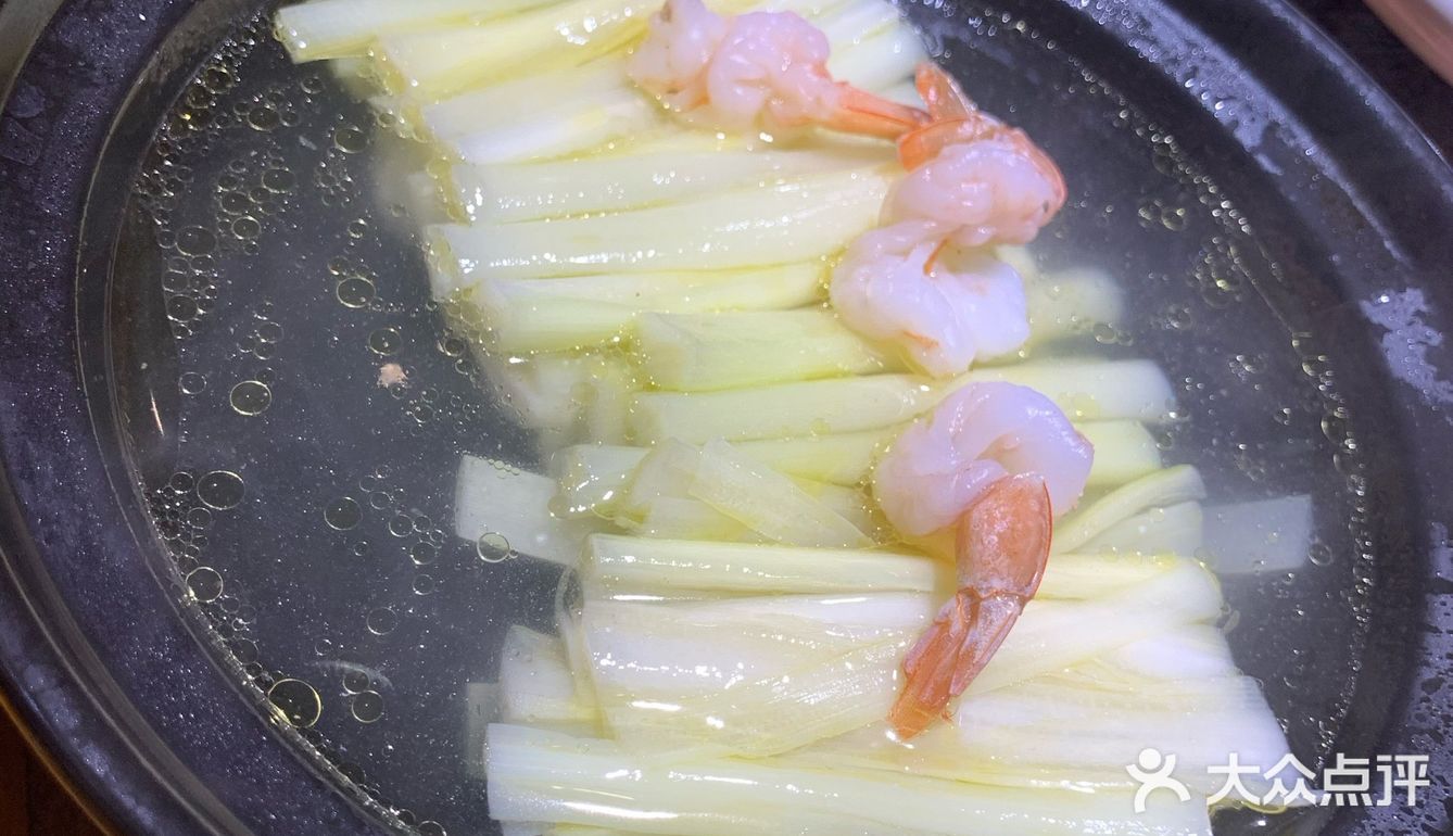 这个我个人更觉得芳芳私房菜那家好吃