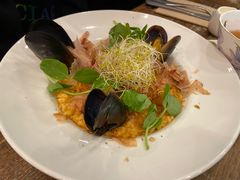 -FLOVIE FLORIST CAFE