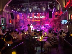 -FOUR PLAY BAR