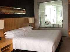 -上海漕河泾万丽酒店