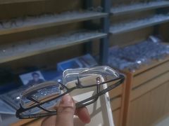 -优医视平价眼镜蔡司依视路折扣工厂店(德胜门店)