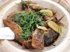 红烧鱼头煲-惠爱餐厅