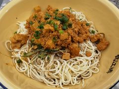 -鹤江桥·红油牛肉粉(SKP店)