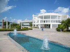 -三亚航空旅游职业学院