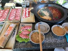 -疯狂的筷子老灶九宫格火锅