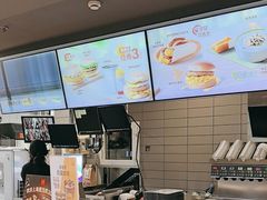 -麦当劳(友谊路得来速店)