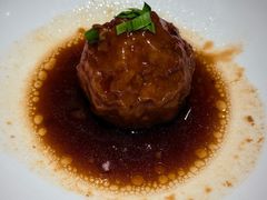 鸭蛋黄狮子头-梅飞酒家(桑园路店)