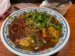 -爆炸头阿姨小四川正宗川味小吃(无任何分店)