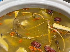 五指毛桃石橄榄鸡煲-金龙·打边炉(南京西路店)