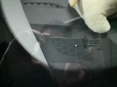 -鲨鱼皮汽车凹陷玻璃修复(静安店)