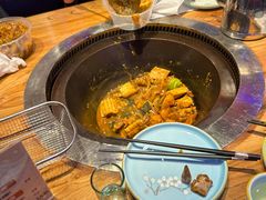 -山河屯铁锅炖·非遗东北菜(南山店)