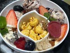 雪绒球冰淇淋菜式-哈根达斯(济南万象城店)