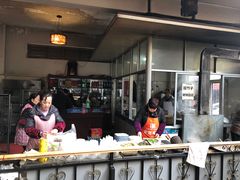 -茅屋大酒店