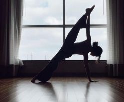 -OM瑜伽教练培训学院