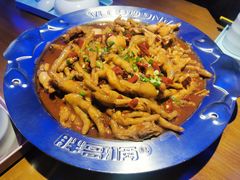 最爱吃的软糯糯的鸡爪-胖哥俩肉蟹煲(虹口龙之梦店)