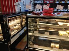 面包甜点陈列柜-红宝石·鲜奶小方·海派西点房(南丹店)