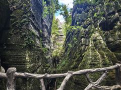 -梭布垭石林景区