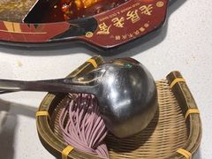 -老房老舍重庆火锅(假日城市店)