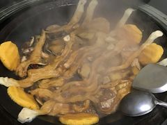 铁锅炖灶台鱼-铁锅炖灶台鱼老三炖鱼馆