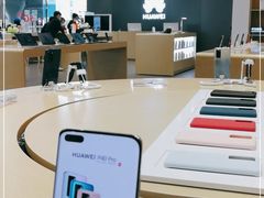 -华为授权体验店(中山公园来福士)