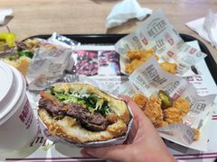 -The Habit Burger Grill 哈比特汉堡(爱琴海店)