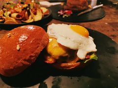 经典芝士汉堡-HIGH FIVE哈福手工汉堡(桂林路店)