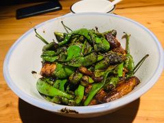-帅巴人舅母子腊蹄民俗村
