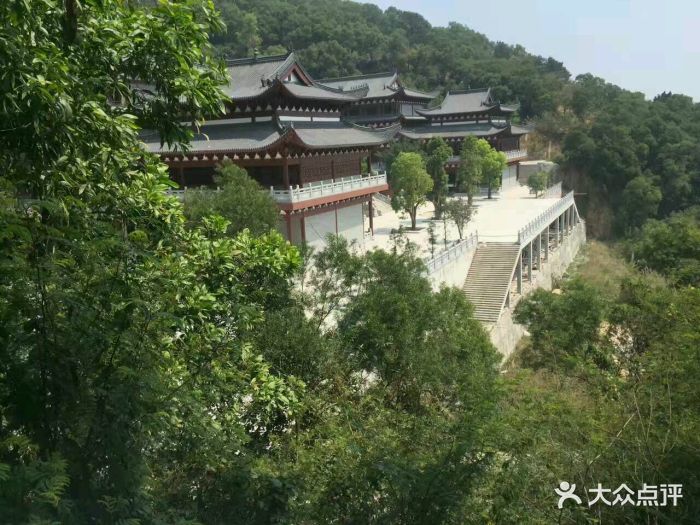 龙泉岩寺庙群图片